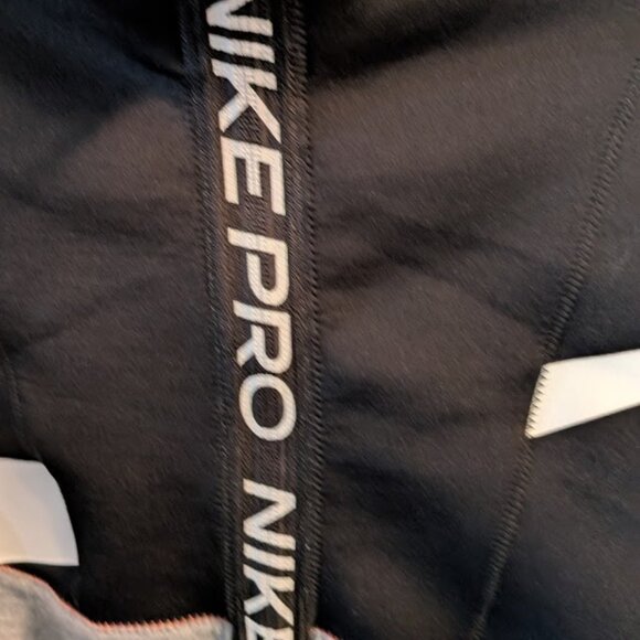 D2 NIKE Crop Dri-Fit Top - Picture 3 of 5